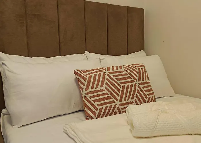 Rg&j Paranaque Staycation At Spring Residences T4 Apartment